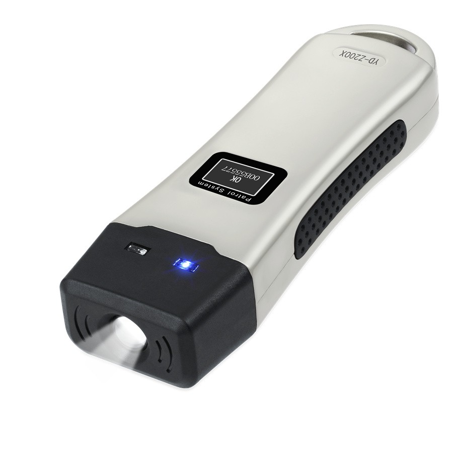 Ang Security Guard Gamit ang Guard Patrol Monitoring System